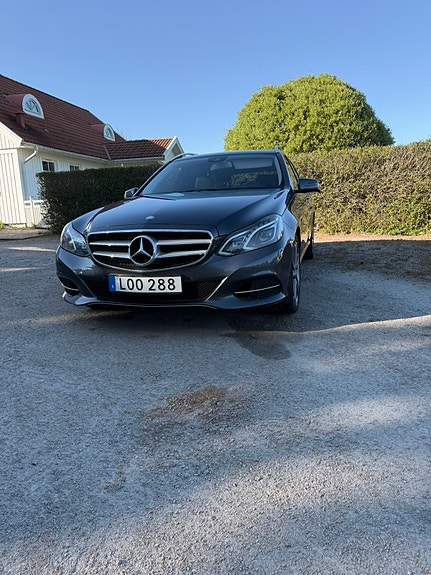 Mercedes-Benz E250 2 of 5