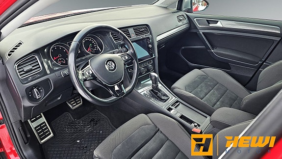 Volkswagen Golf Alltrack 9 of 15