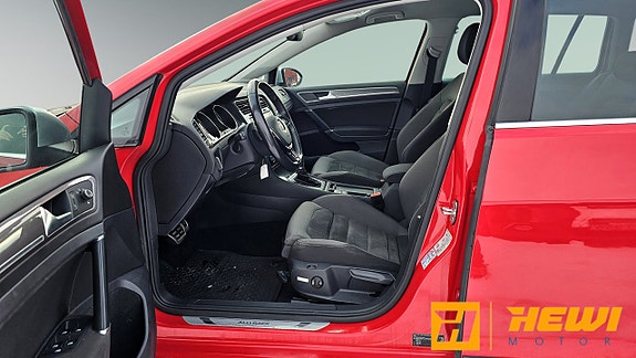 Volkswagen Golf Alltrack 10 of 15
