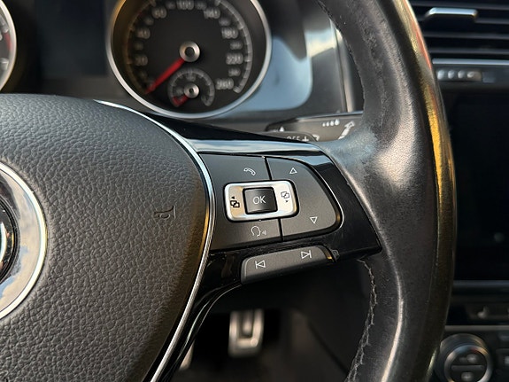Volkswagen Golf Alltrack 11 of 13