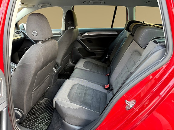 Volkswagen Golf Alltrack 8 of 13