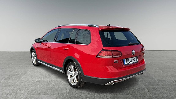 Volkswagen Golf Alltrack 2 of 13