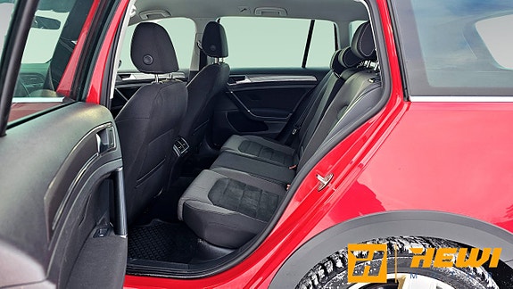 Volkswagen Golf Alltrack 11 of 15