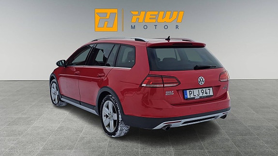 Volkswagen Golf Alltrack 2 of 15