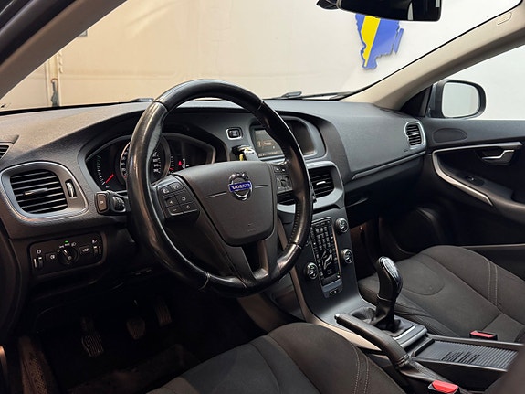 Volvo V40 9 of 23