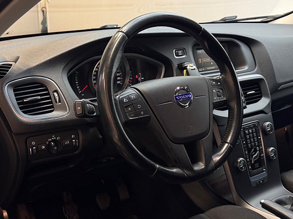 Volvo V40 19 of 23