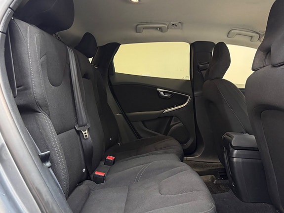 Volvo V40 16 of 23