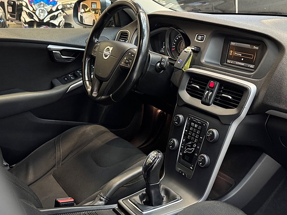 Volvo V40 18 of 23