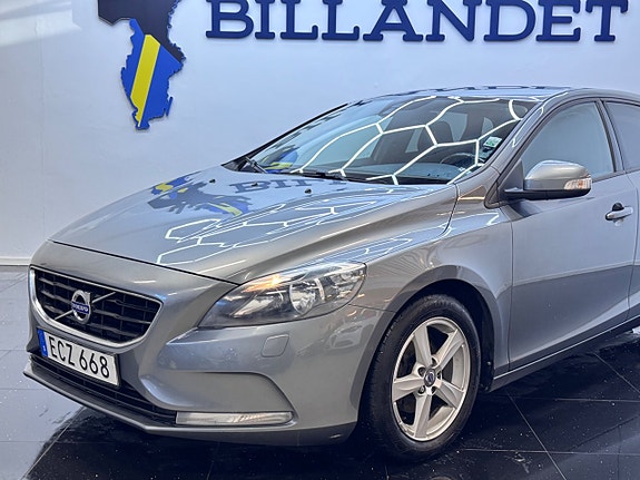 Volvo V40 7 of 23