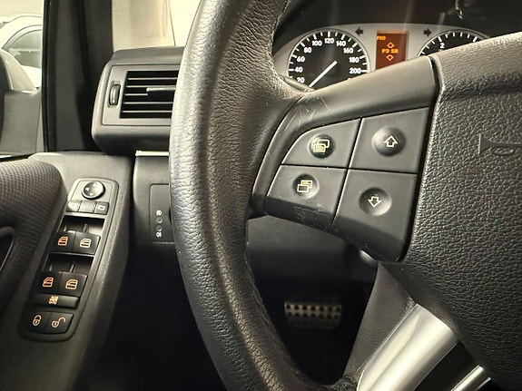 Mercedes-Benz B200 22 of 26