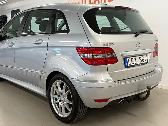Mercedes-Benz B200 6 of 26