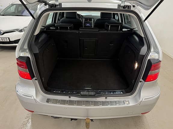 Mercedes-Benz B200 8 of 26