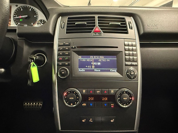 Mercedes-Benz B200 26 of 26