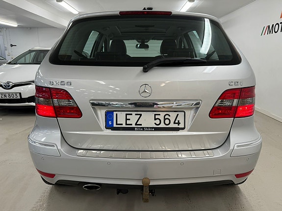 Mercedes-Benz B200 7 of 26