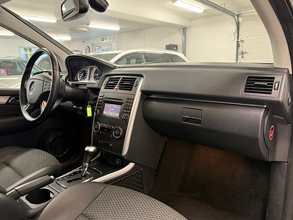 Mercedes-Benz B200 18 of 26