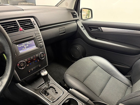 Mercedes-Benz B200 20 of 26