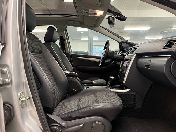 Mercedes-Benz B200 15 of 26