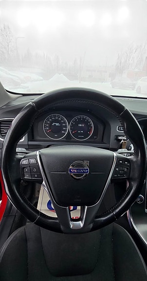 Volvo V60 8 of 14