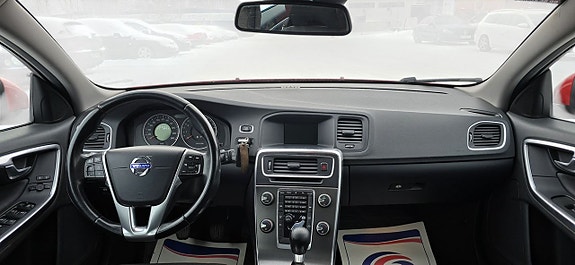 Volvo V60 9 of 14