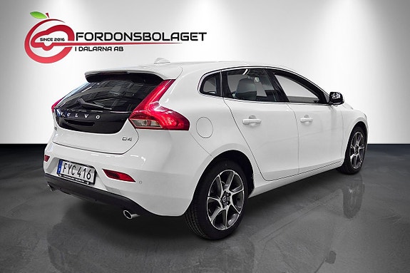 Volvo V40 4 of 5