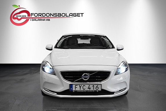 Volvo V40 2 of 5