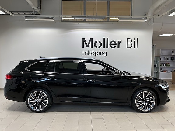 Skoda Superb 2 of 5