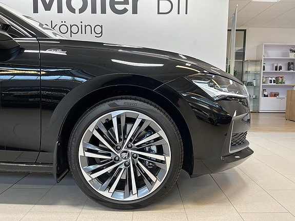Skoda Superb 3 of 5
