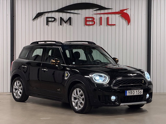 MINI Countryman Cooper SE 2 of 5