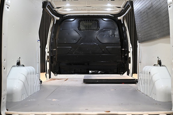 Ford Transit Custom 9 of 30