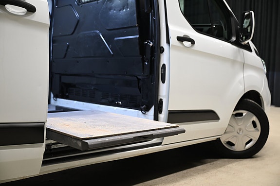 Ford Transit Custom 14 of 30