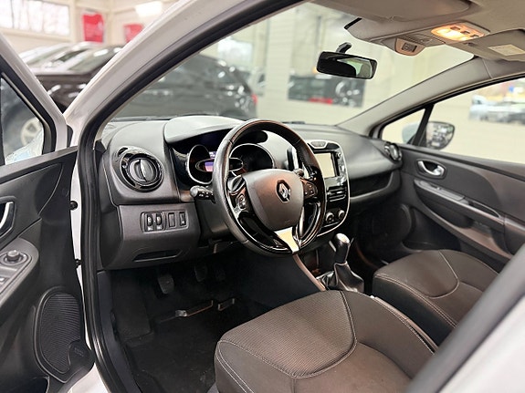 Renault Clio 9 of 11
