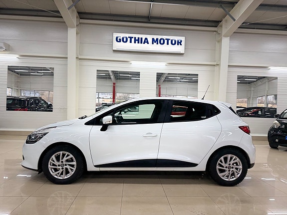 Renault Clio 2 of 5