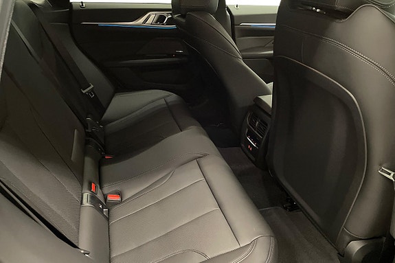 BMW i4 7 of 20
