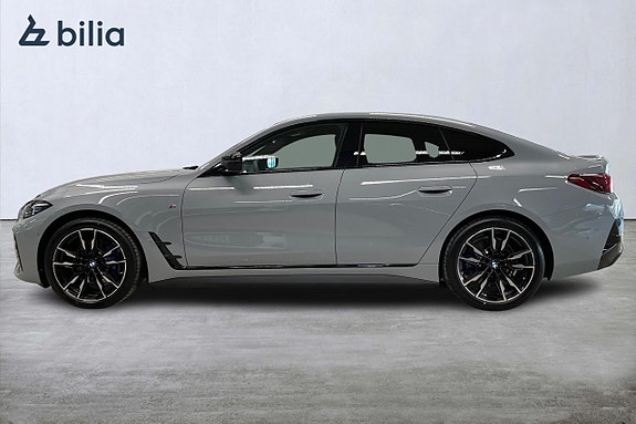 BMW i4 3 of 5
