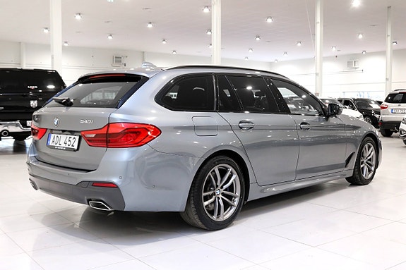 BMW 540i 4 of 5