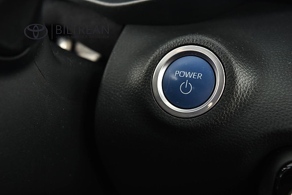 Toyota Yaris 13 of 16