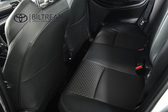 Toyota Yaris 7 of 16