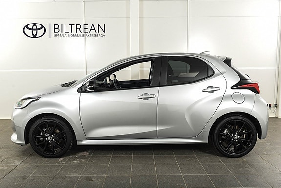 Toyota Yaris 2 of 16