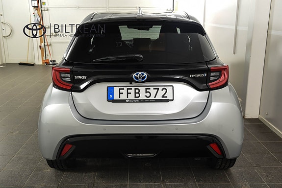Toyota Yaris 4 of 16