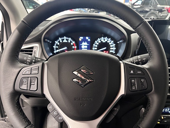 Suzuki S-Cross 8 of 14