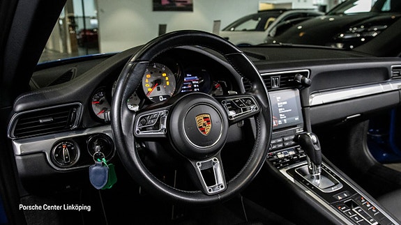Porsche 911 Targa 4 12 of 23