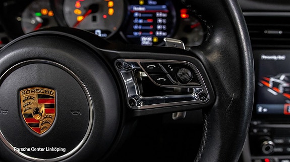 Porsche 911 Targa 4 18 of 23