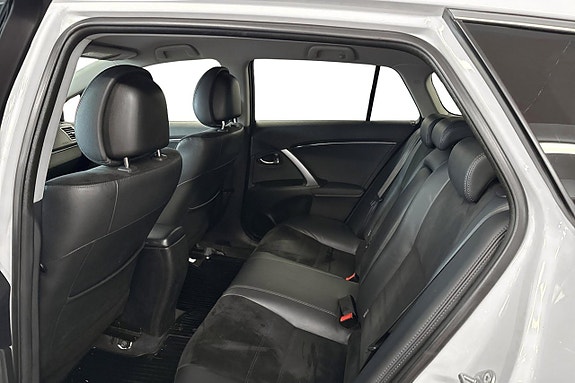 Toyota Avensis 10 of 17