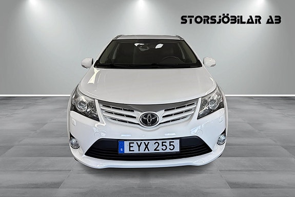 Toyota Avensis 8 of 17