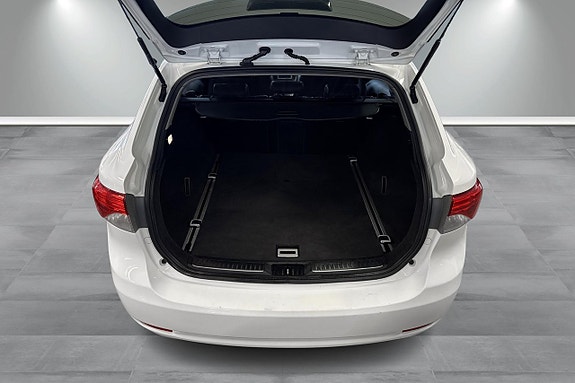 Toyota Avensis 12 of 17