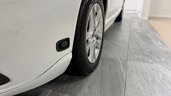 Volvo V70 5 of 12