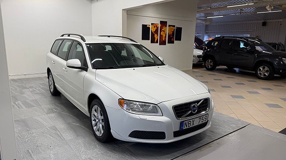 Volvo V70 3 of 12