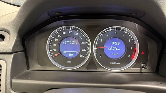 Volvo V70 9 of 12