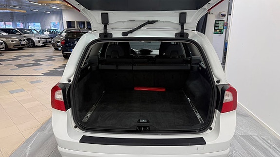 Volvo V70 8 of 12