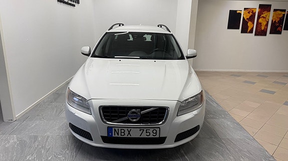 Volvo V70 4 of 12